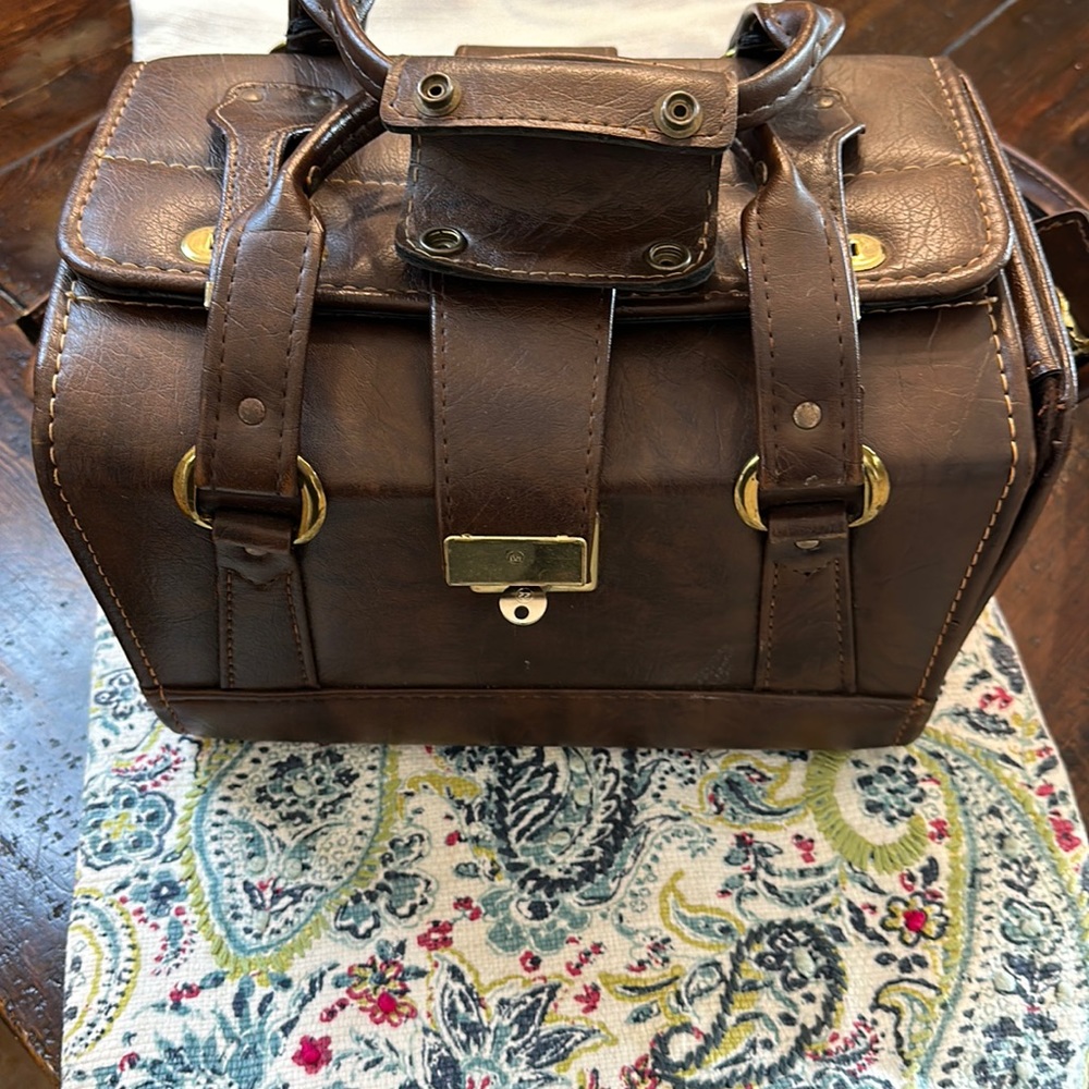 Vintage Imperial im-640 Faux Leather Large Camera Bag W/Strap & Velvet interior